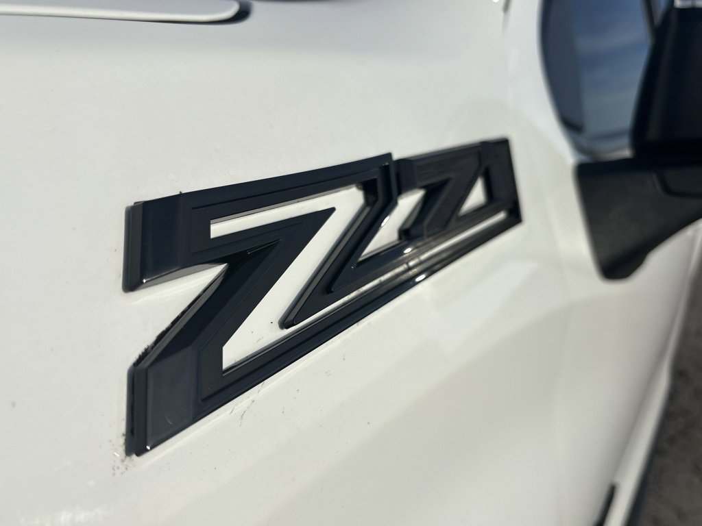 Used 2022 Chevrolet Silverado 1500 LT image 10