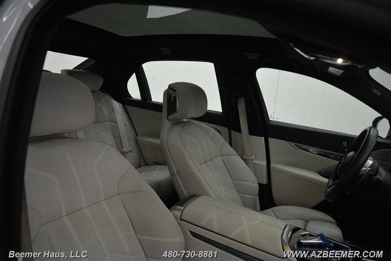 Used 2023 BMW 760i xDrive w/ Executive Package AWD/4WD image 15