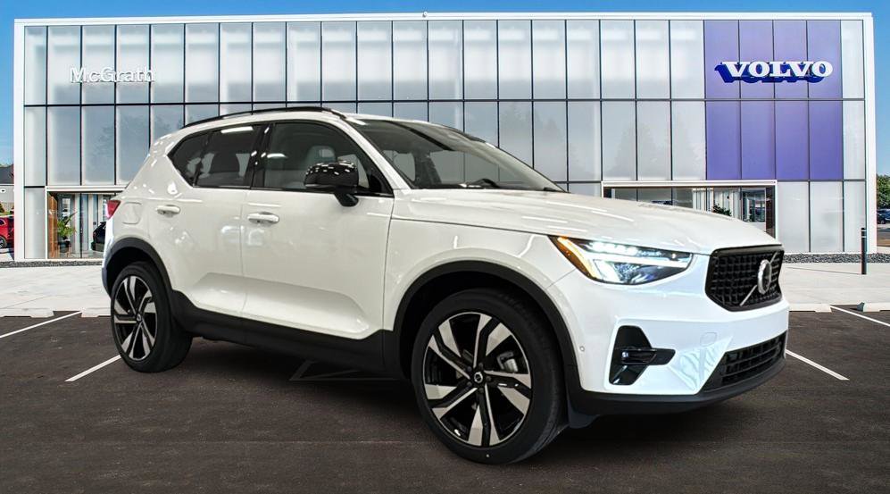 New 2026 Volvo XC40 B5 Plus w/ Protection Package Premier
