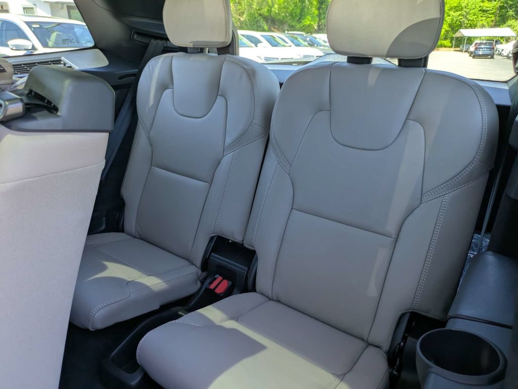 New 2026 Volvo XC90 B5 Ultra w/ Protection Package Premier AWD/4WD image 15