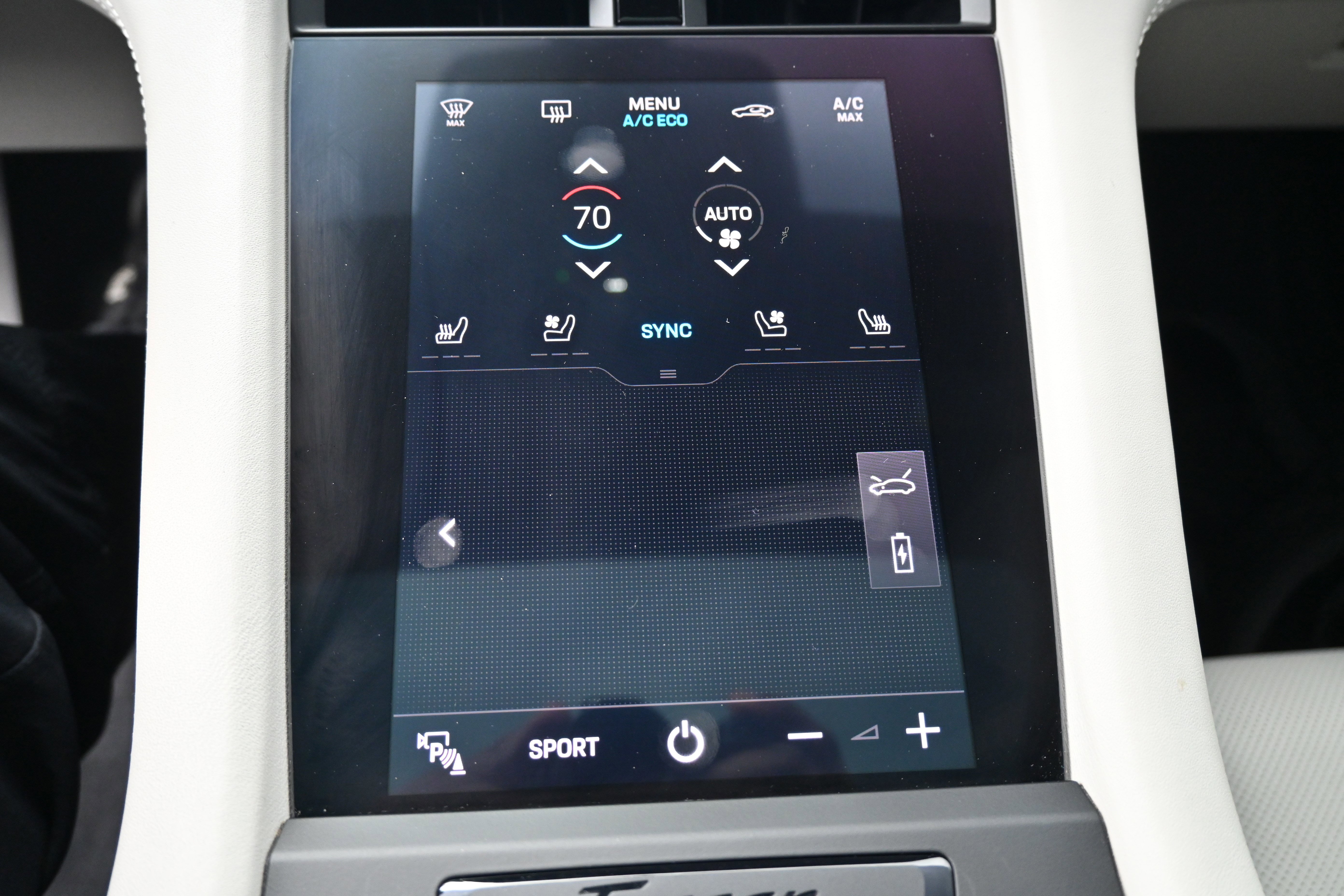 Used 2022 Porsche Taycan image 27