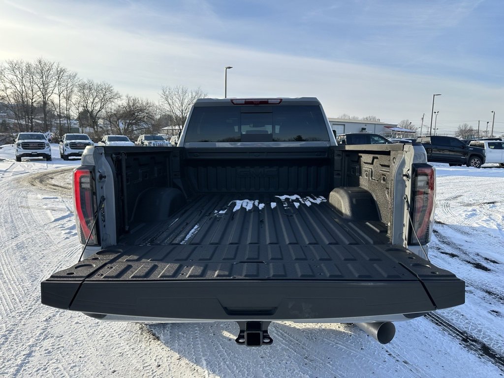 Used 2025 GMC Sierra 3500 AT4 image 11