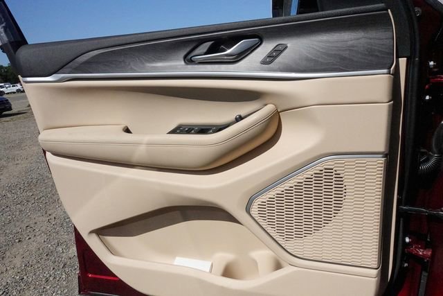 New 2025 Jeep Grand Cherokee Limited w/ Luxury Tech Group II image 13