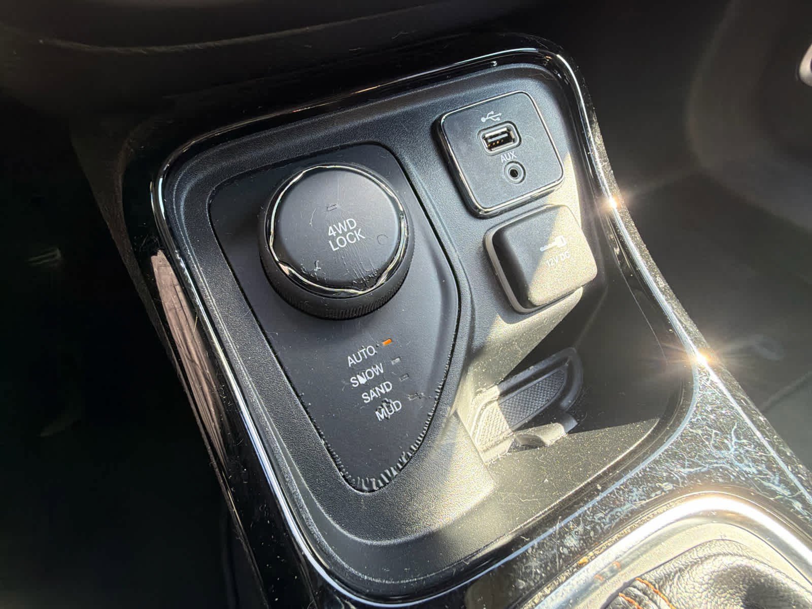 Used 2018 Jeep Compass Limited AWD/4WD image 30