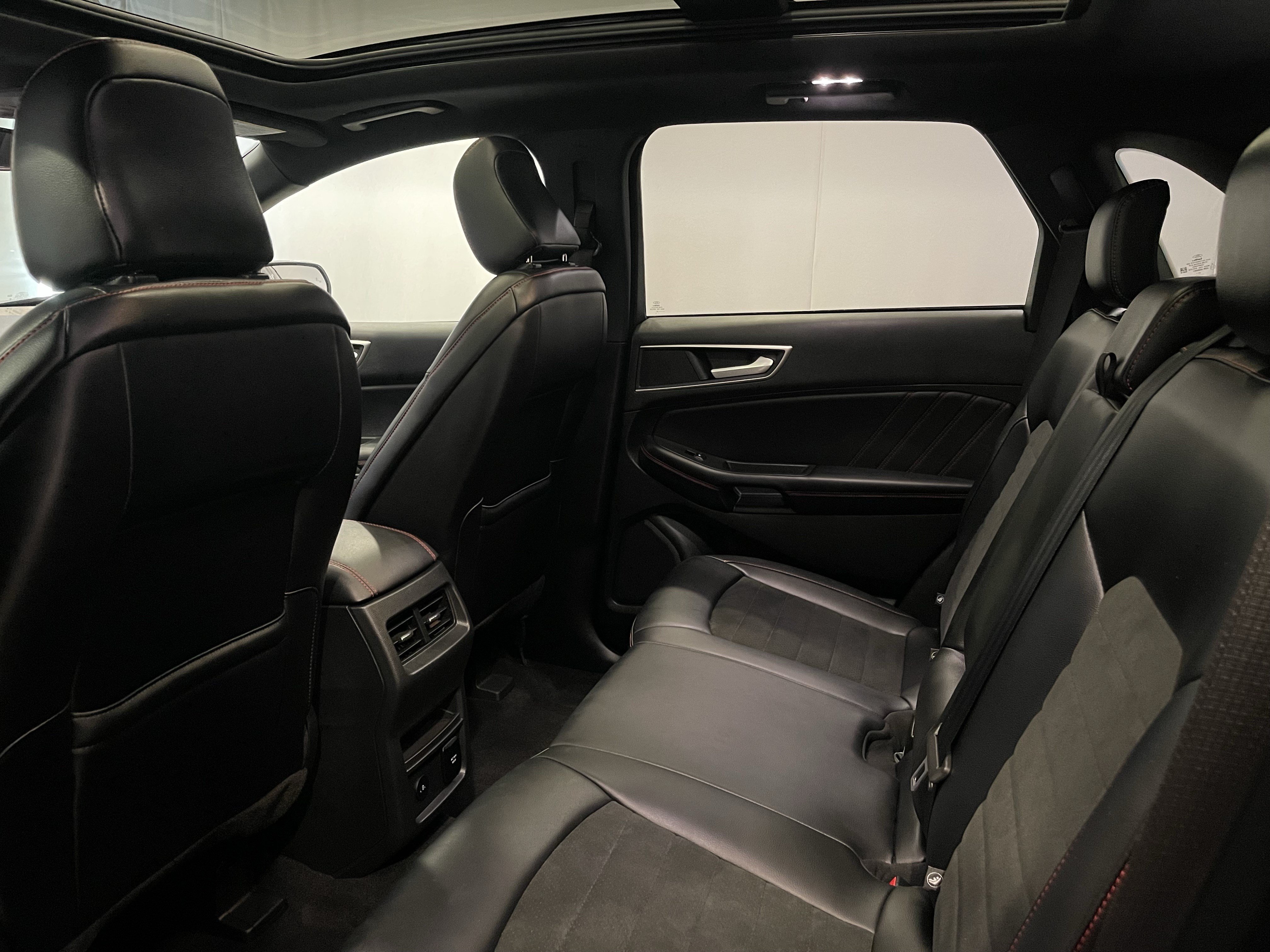 Used 2023 Ford Edge ST-Line AWD/4WD image 23