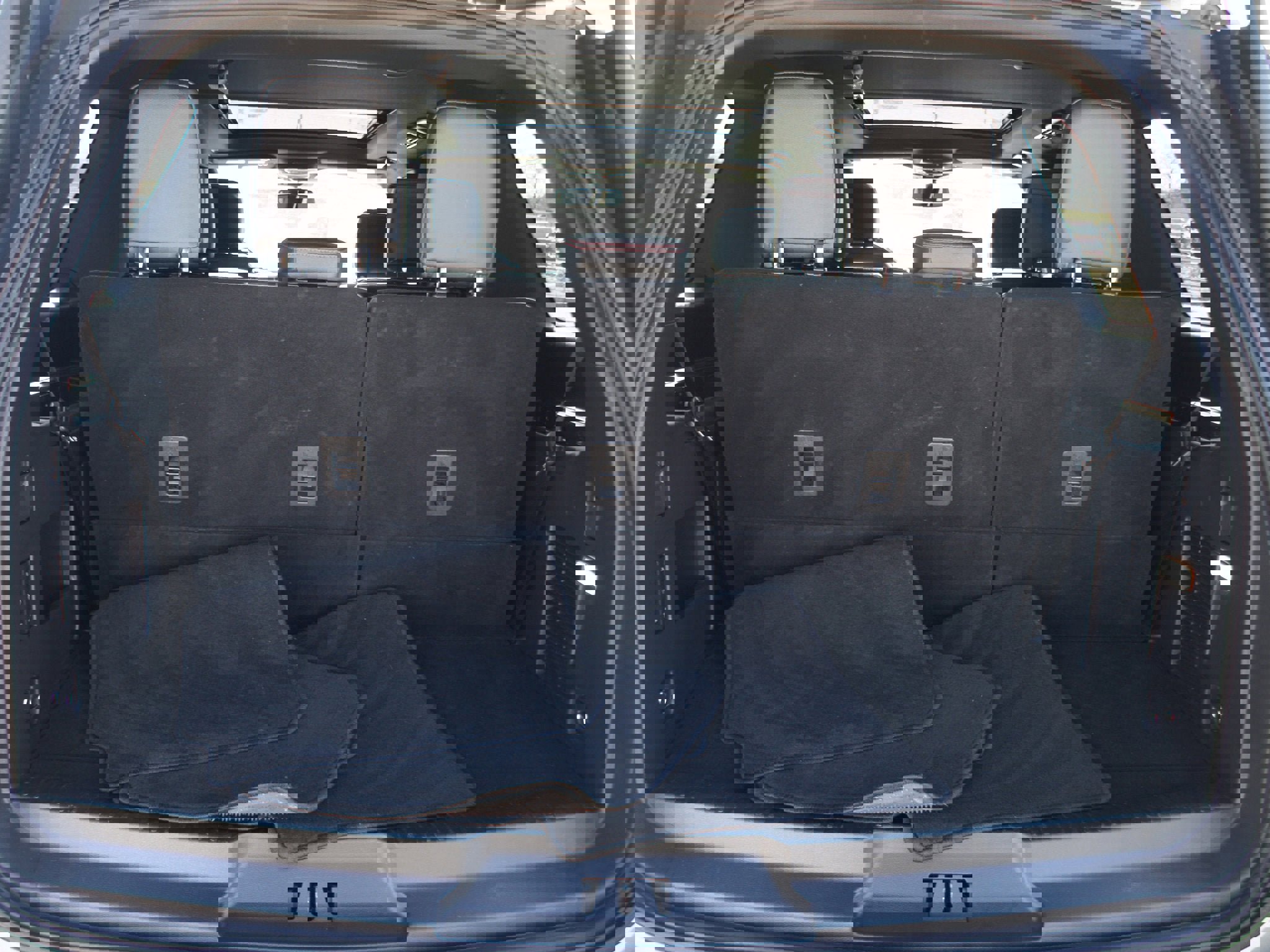 Used 2024 Ford Expedition Limited image 19