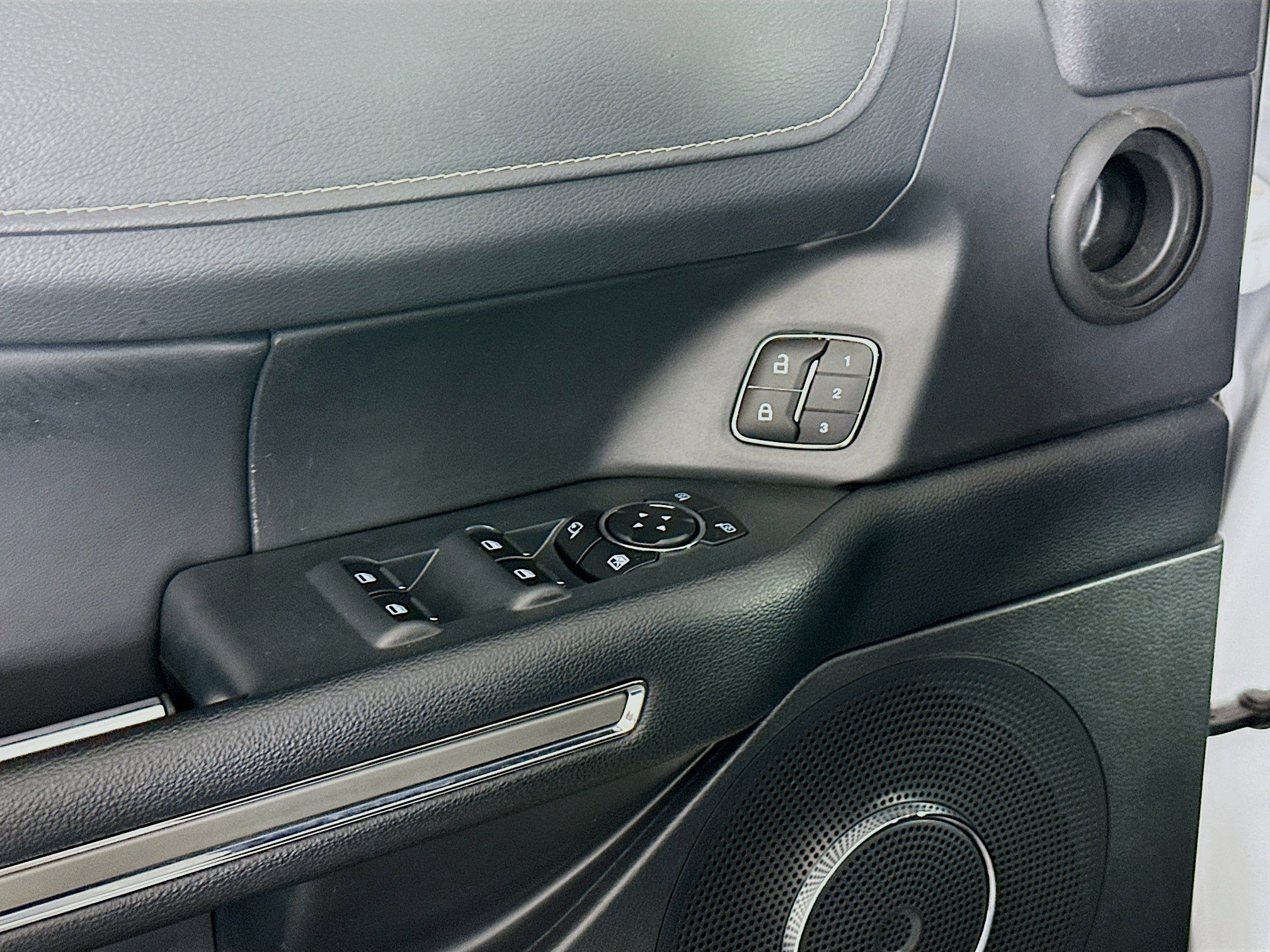 Used 2024 Ford Expedition XLT image 15