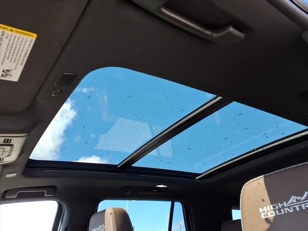 Used 2023 Chevrolet Tahoe High Country AWD/4WD image 10