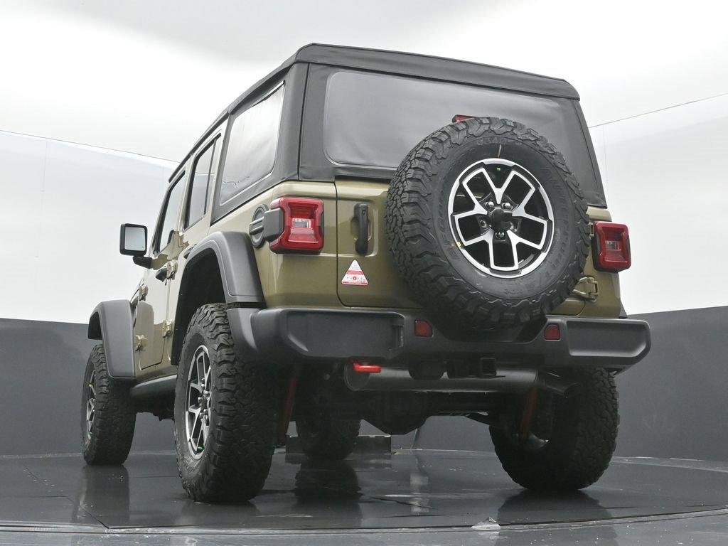 Certified 2025 Jeep Wrangler Unlimited Rubicon w/ Technology Group image 31