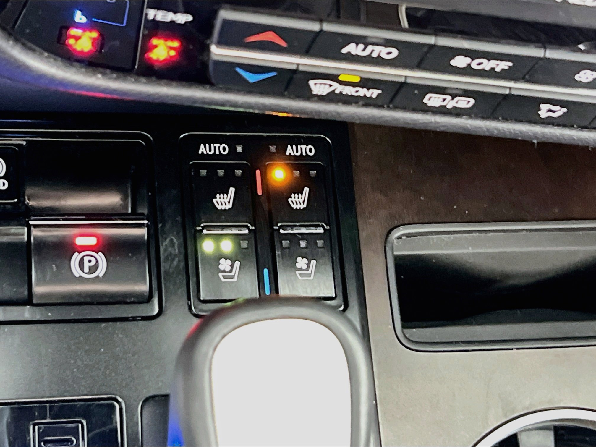 Used 2022 Lexus RX 450h AWD w/ Premium Package image 19