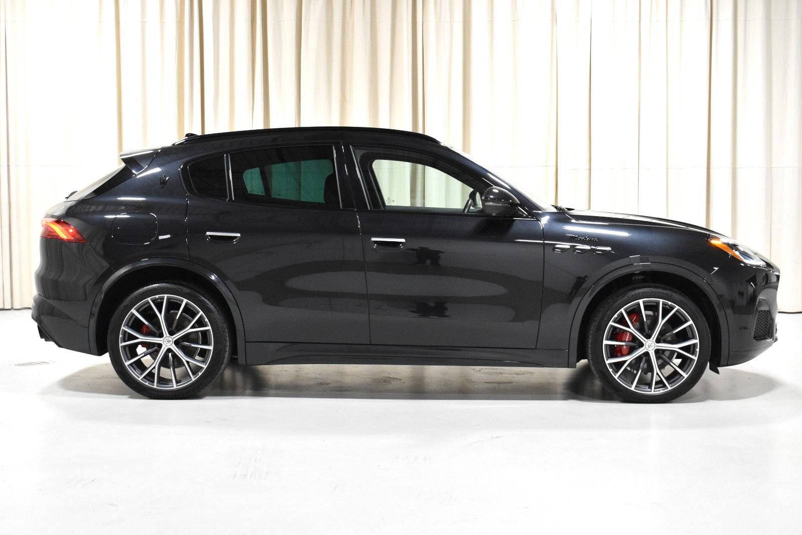 Certified 2023 Maserati Grecale Modena AWD/4WD image 4