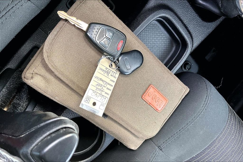 Used 2012 Jeep Wrangler Unlimited Rubicon w/ Dual Top Group image 11