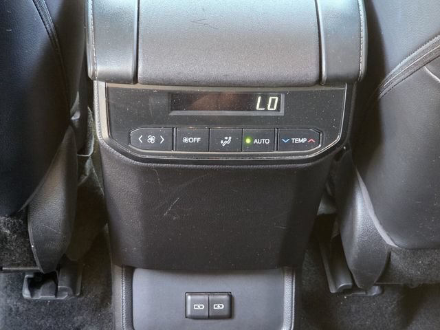 Used 2022 Toyota Highlander XLE AWD/4WD image 15