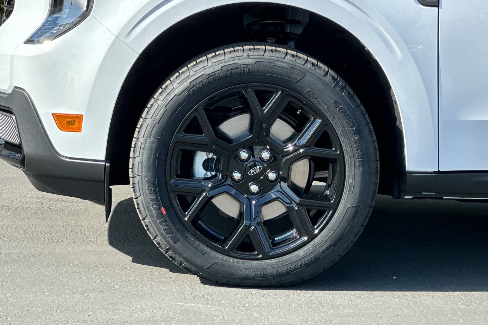 New 2025 Ford Maverick XLT w/ XLT Luxury Package image 24