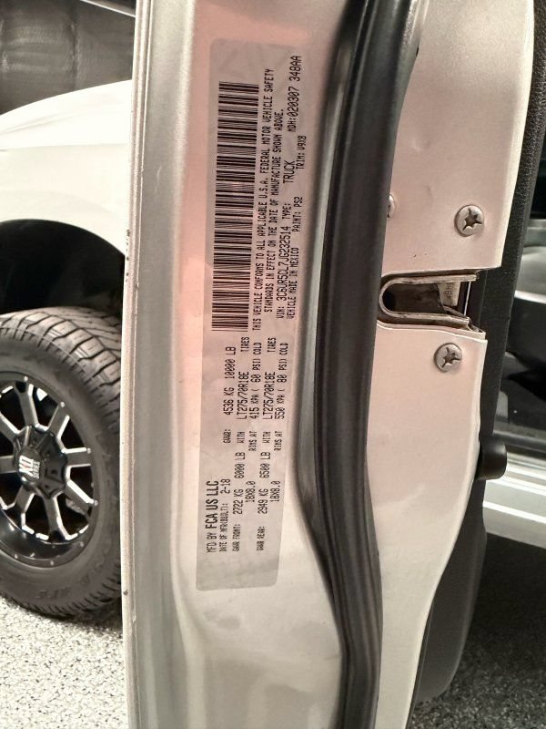 Used 2018 RAM 2500 Tradesman w/ Chrome Appearance Group AWD/4WD image 12