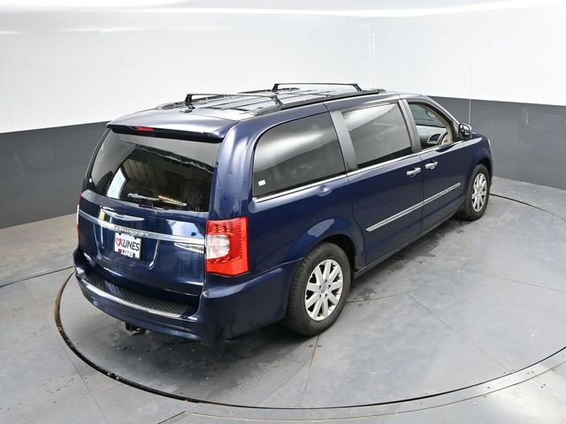 Used 2012 Chrysler Town & Country Touring-L w/ Entertainment Group #2 FWD image 15
