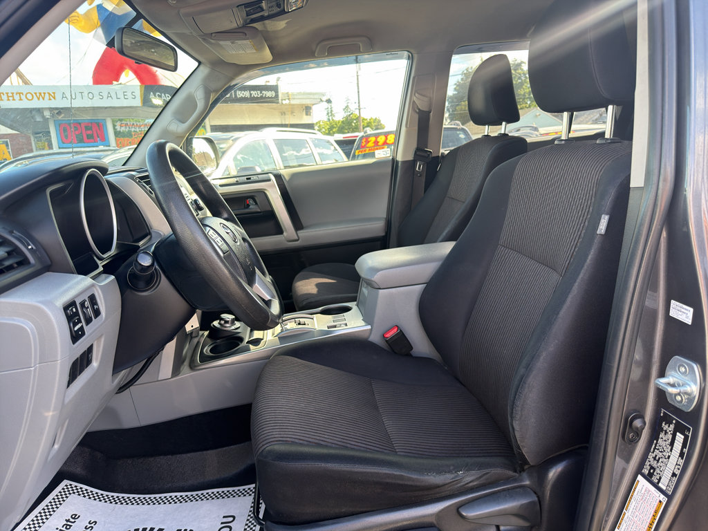 Used 2013 Toyota 4Runner SR5 AWD/4WD image 13