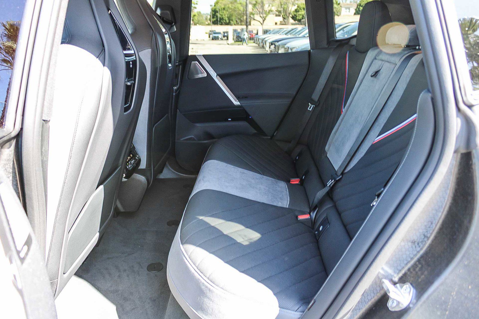 New 2026 BMW iX M70 image 18