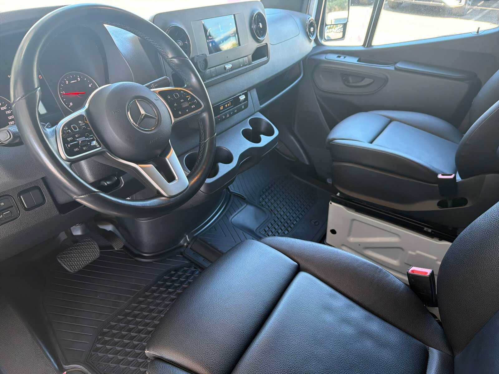 Used 2021 Mercedes-Benz Sprinter 2500 image 11