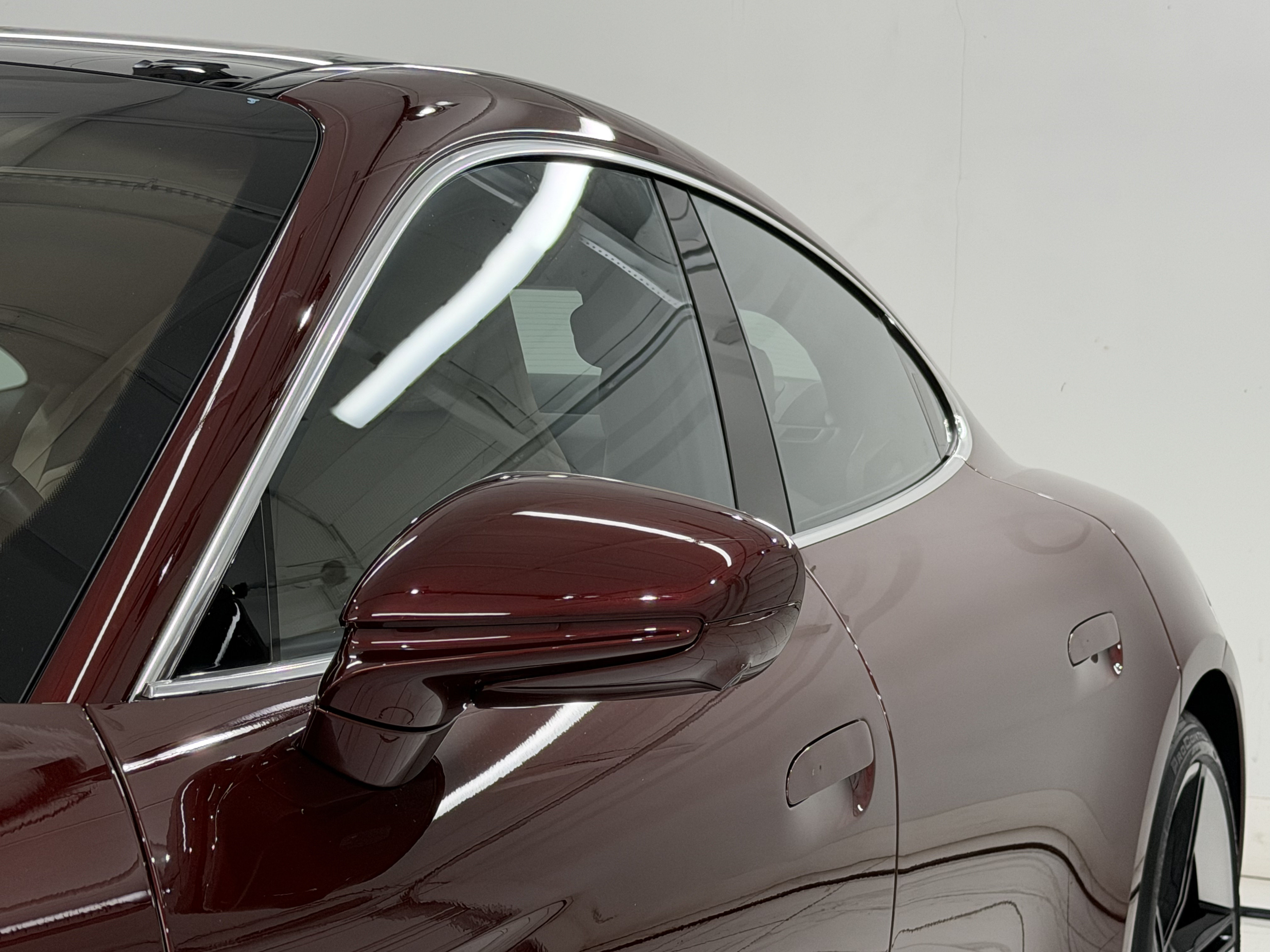 Used 2021 Porsche Taycan Turbo S AWD/4WD image 19