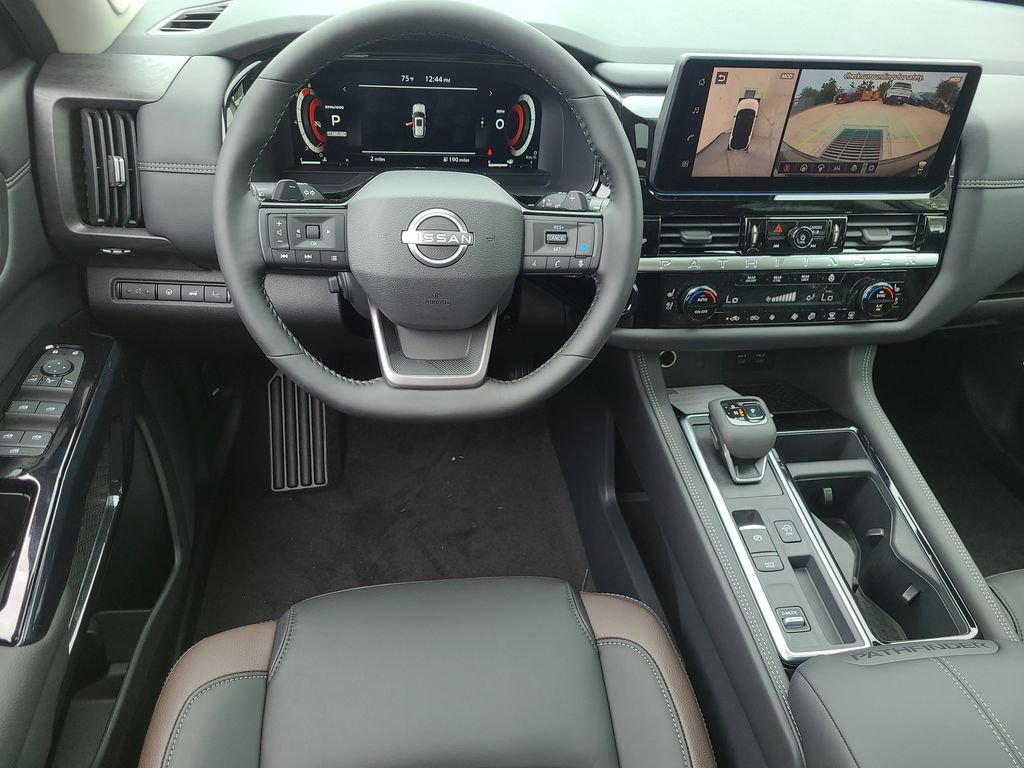New 2026 Nissan Pathfinder Platinum FWD image 11