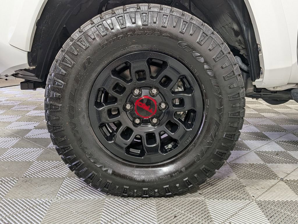 Used 2023 Toyota Tacoma SR5 w/ Technology Package RWD image 29
