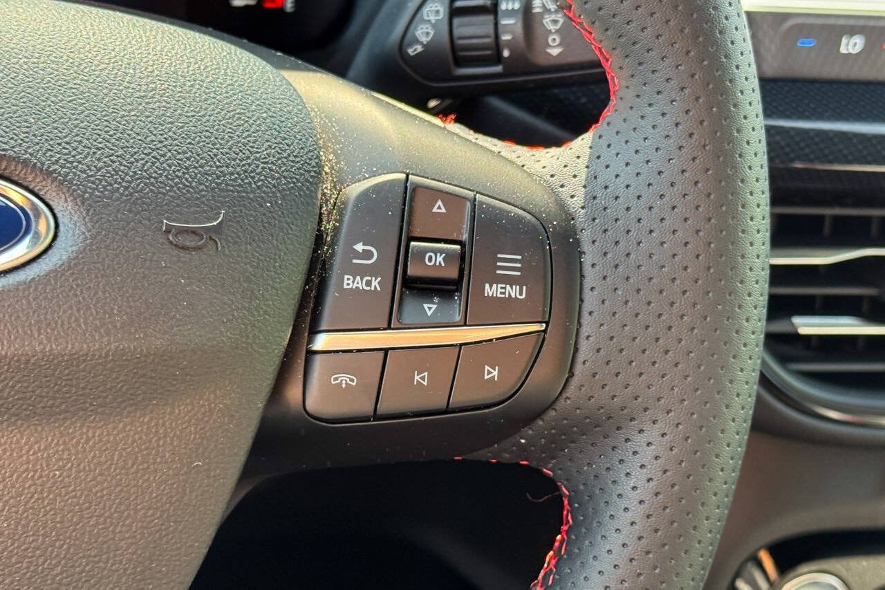 Used 2023 Ford Escape ST-Line w/ Tech Pack #1 AWD/4WD image 28