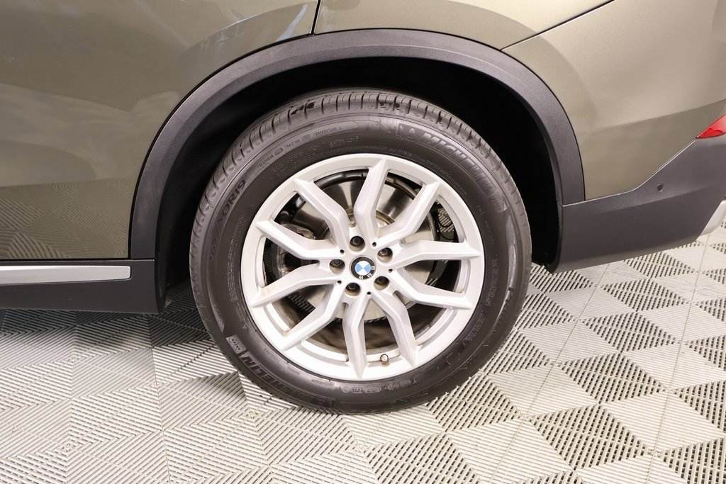 Used 2021 BMW X5 xDrive45e w/ Parking Assistance Package image 21