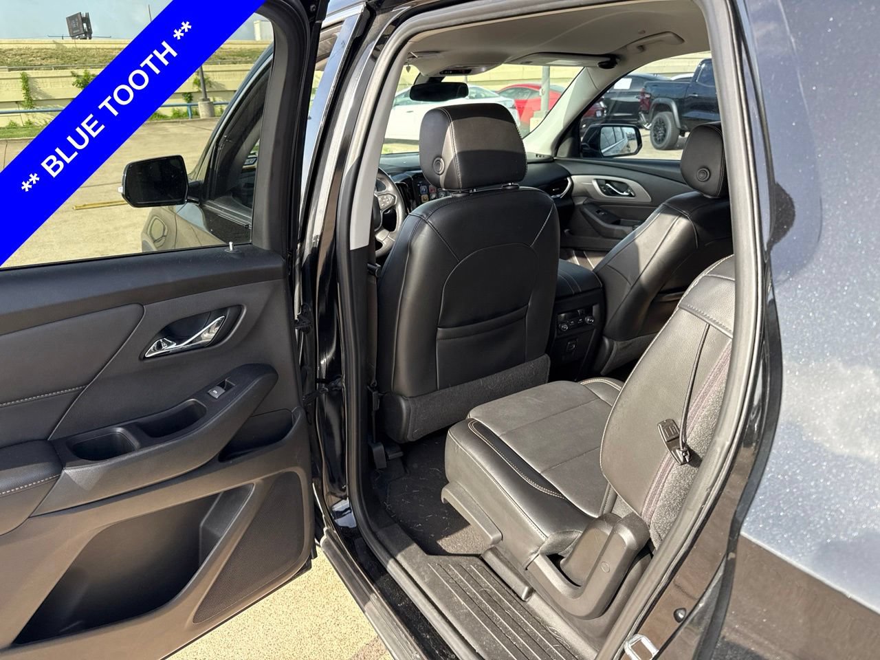 Used 2019 Chevrolet Traverse LT FWD image 7