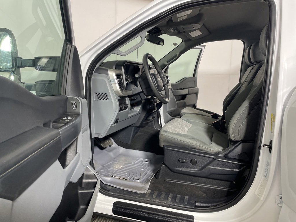 Used 2023 Ford F350 XLT image 9