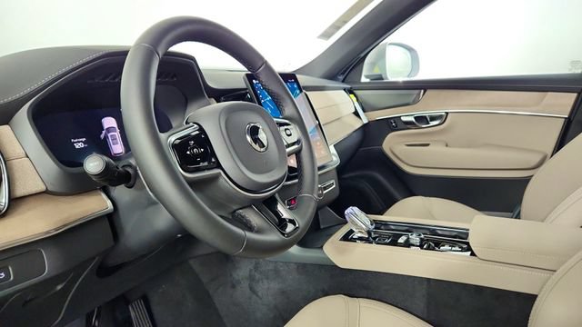 New 2026 Volvo XC90 B6 Plus w/ Protection Package Premier AWD/4WD image 12