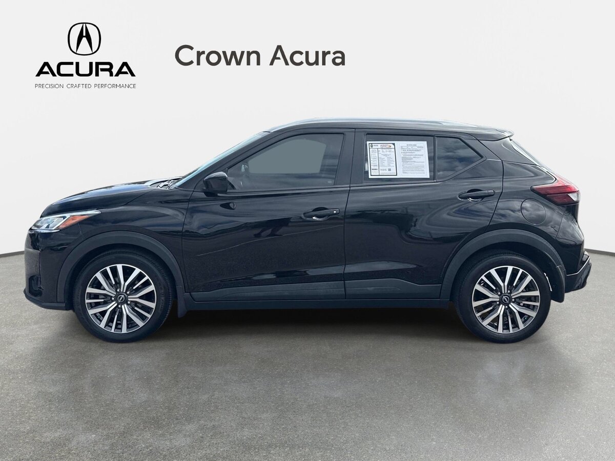 Used 2023 Nissan Kicks SV FWD image 2