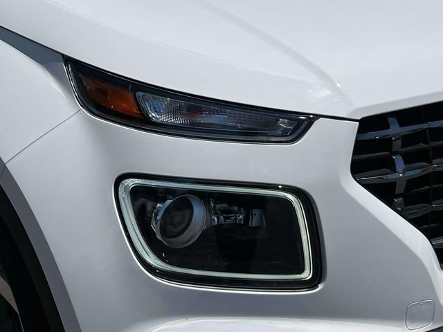 Used 2025 Hyundai Venue Limited FWD image 15
