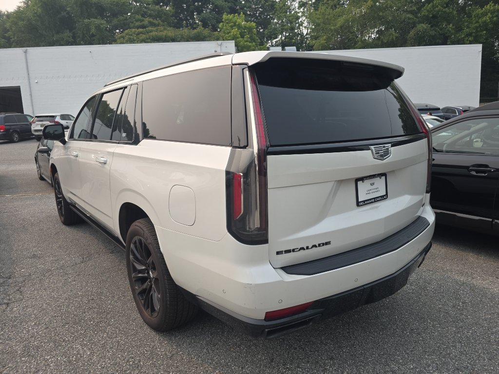 Used 2022 Cadillac Escalade ESV Sport Platinum w/ LPO, ONYX Package AWD/4WD image 5