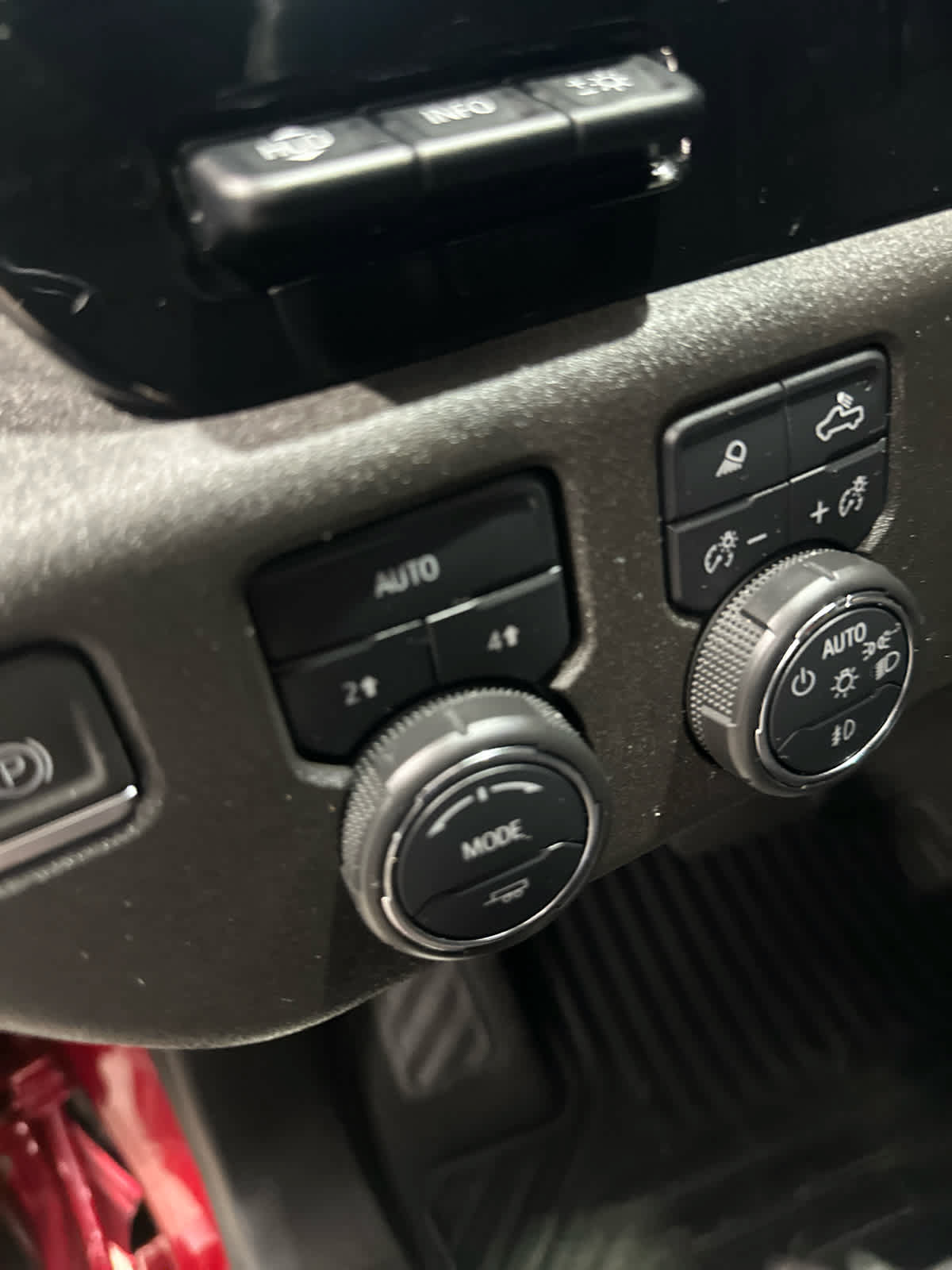 Used 2023 Chevrolet Silverado 1500 LTZ w/ Technology Package AWD/4WD image 21