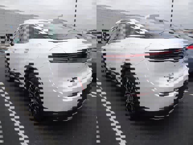 Used 2025 Toyota Crown XLE image 7