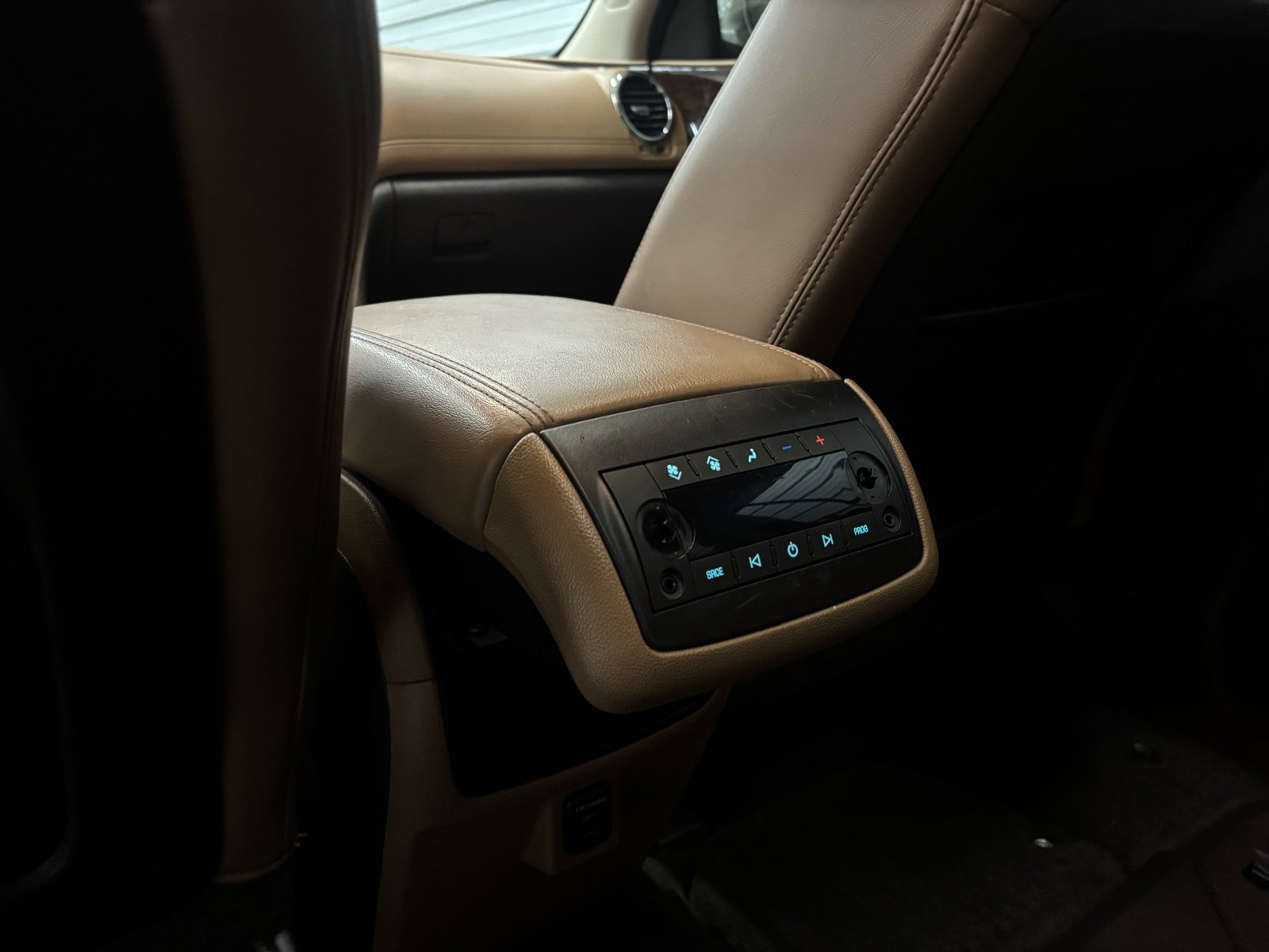 Used 2016 Buick Enclave Premium w/ Experience Buick Package image 27