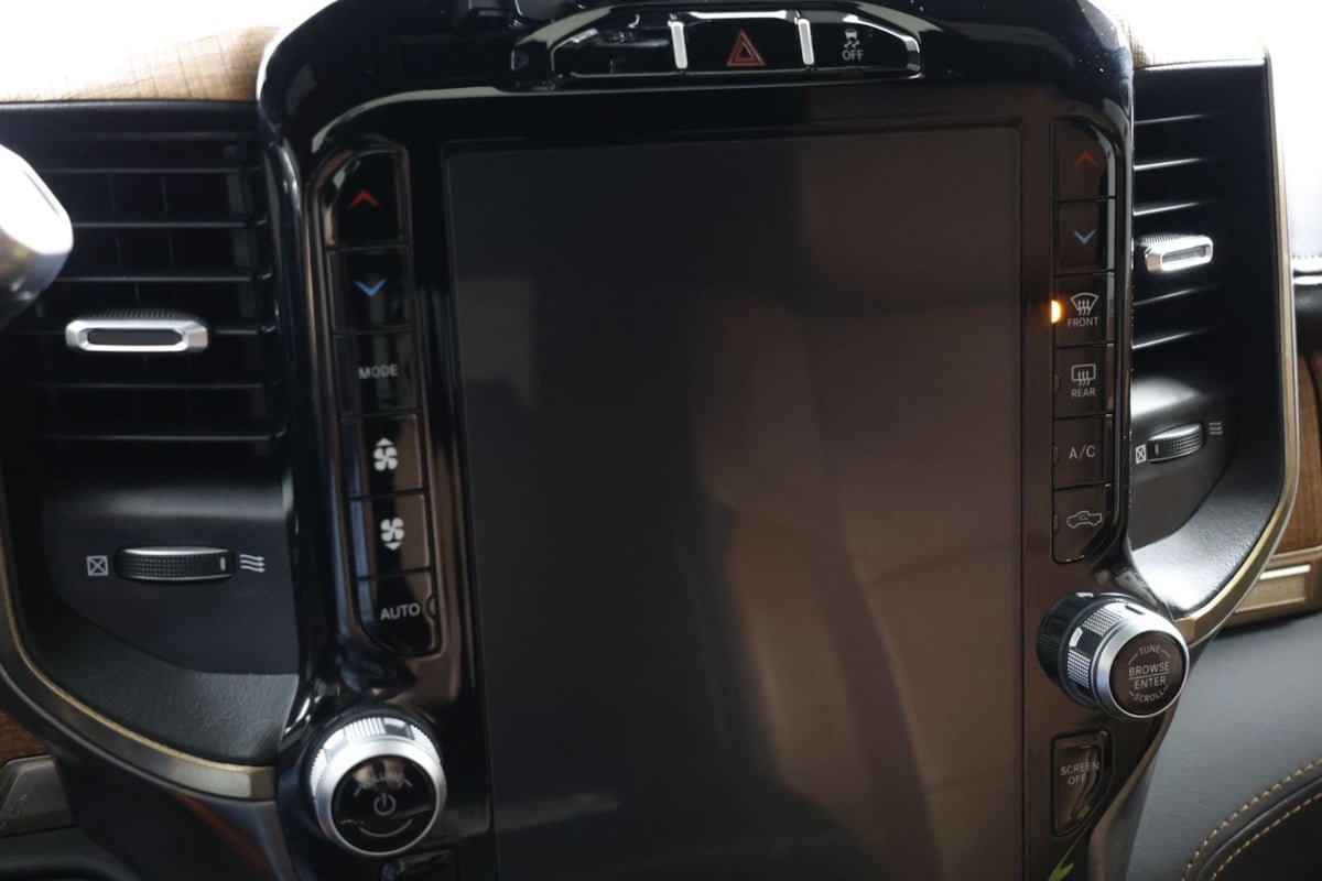 Used 2024 RAM 3500 Limited w/ Towing Technology Group AWD/4WD image 33