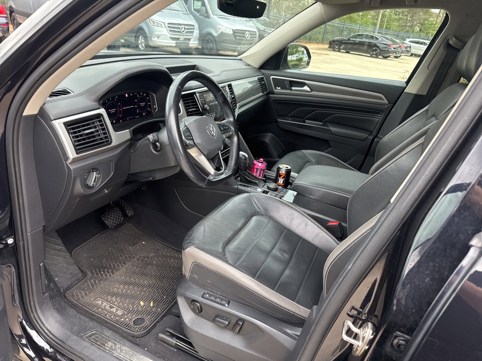 Used 2021 Volkswagen Atlas SEL Premium image 9