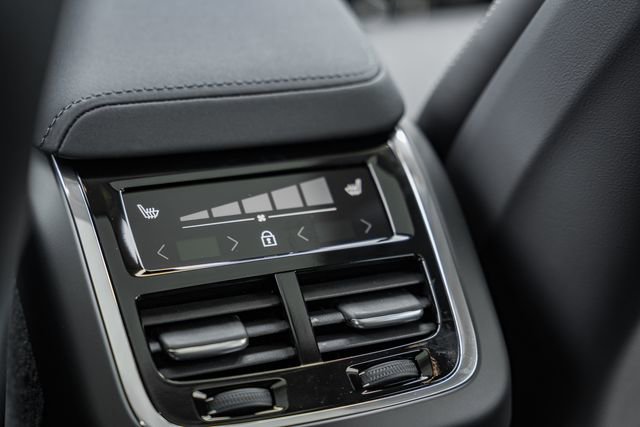 New 2026 Volvo XC60 B5 Ultra w/ Protection Package Premier image 37