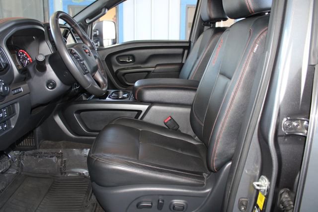 Used 2021 Nissan Titan PRO-4X w/ Pro-4x Convenience Package image 18