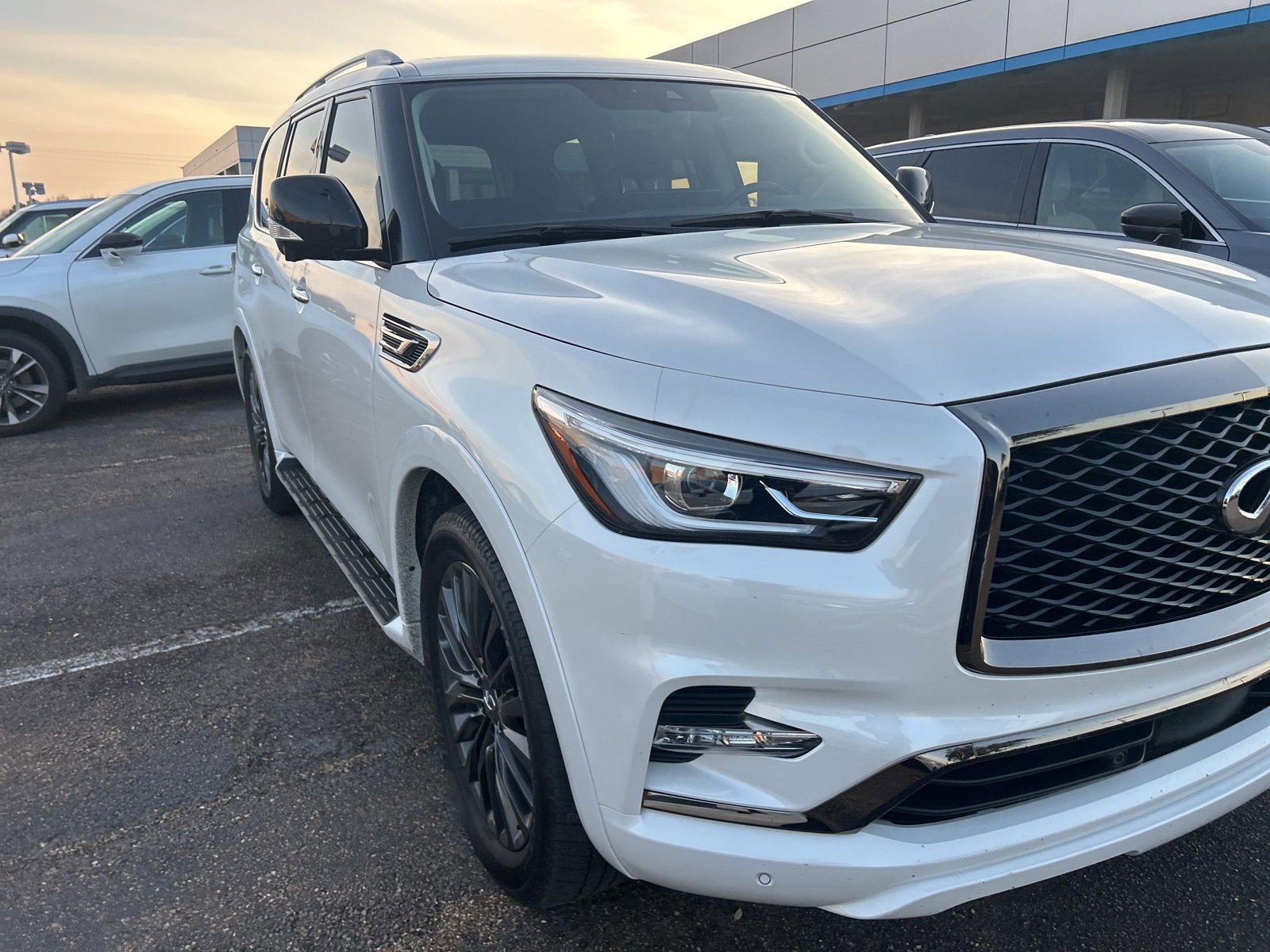 Certified 2023 INFINITI QX80 Premium Select w/ All-Season Package