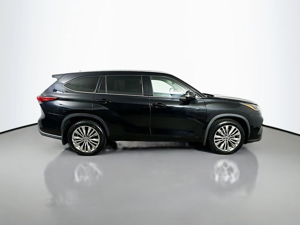 Used 2022 Toyota Highlander Platinum image 7