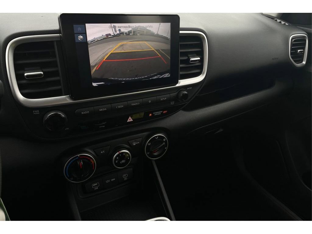 Used 2023 Hyundai Venue SE image 22