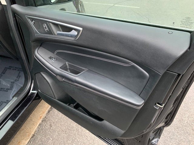 Used 2022 Ford Edge Titanium AWD/4WD image 13