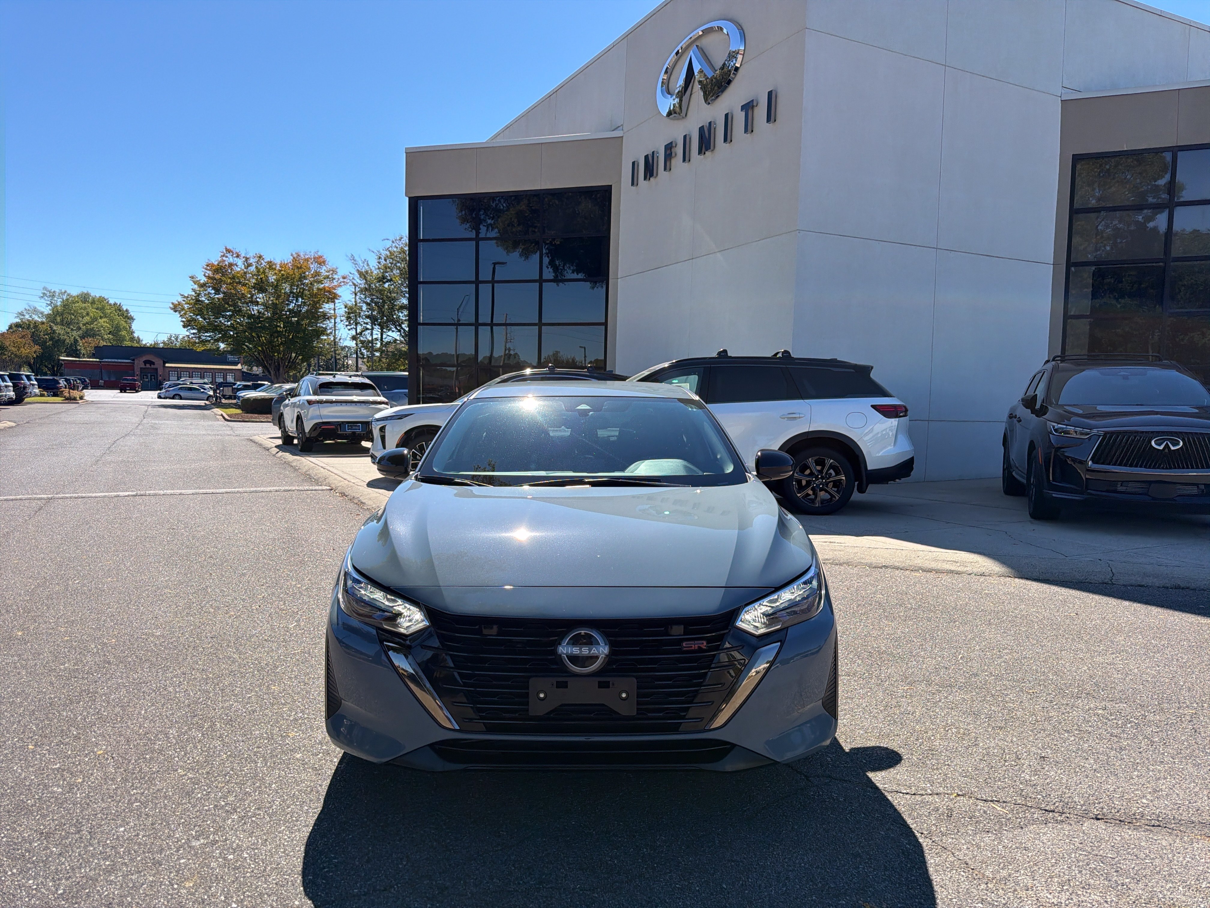Used 2025 Nissan Sentra SR FWD image 3