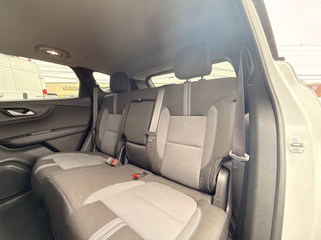 Used 2025 Chevrolet Blazer LT FWD image 15