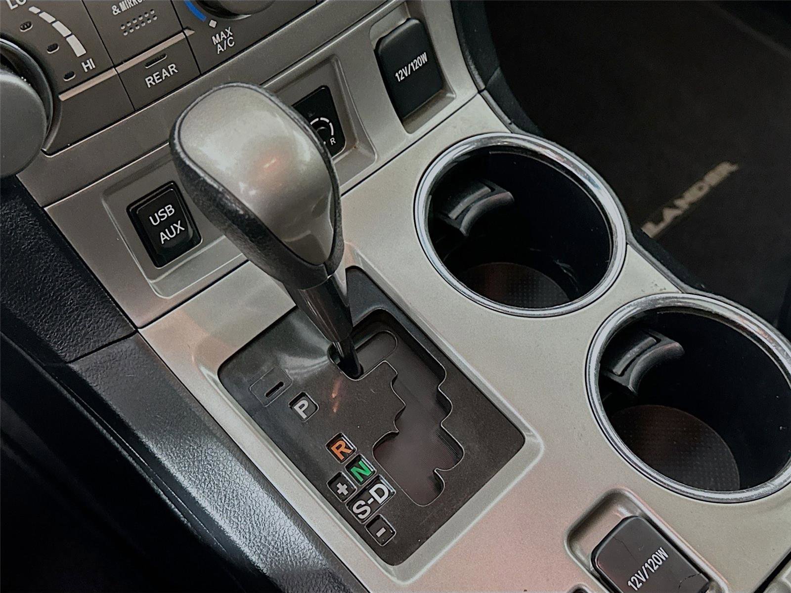 Used 2012 Toyota Highlander SE image 18