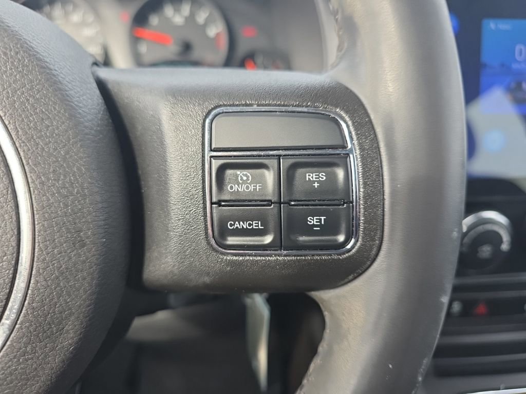 Used 2013 Jeep Compass Latitude w/ Sun/Sound Group image 20