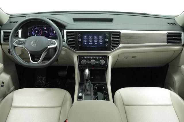 Used 2022 Volkswagen Atlas SE w/ Black Wheel Package FWD image 9